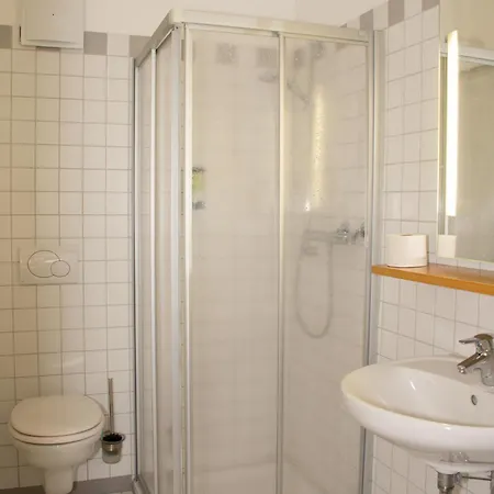 Hotell Dorfschaenke Kreuz Landensberg