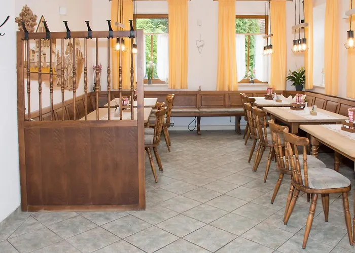 Dorfschaenke Kreuz Hotel *
